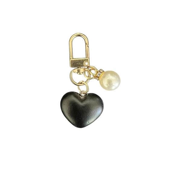 PURSE CHARM HEART PEARL WITH BLING CYSTALS GOLD HARDWARE HANDBAG BACKPACK BLACK - Picture 1 of 5